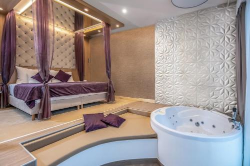 470402609 Hotel Ózon & Luxury Villas