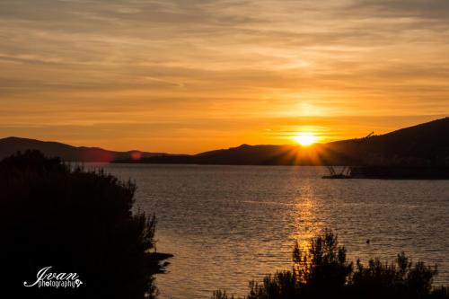 Apartments Villa Mirella 20 m from the sea - free parking – Trogir, MD