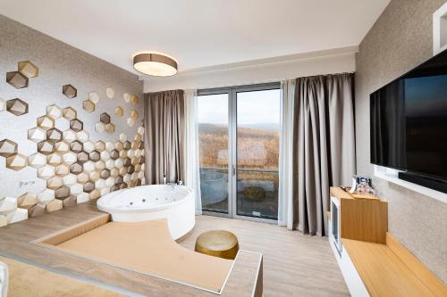 470407637 Hotel Ózon & Luxury Villas