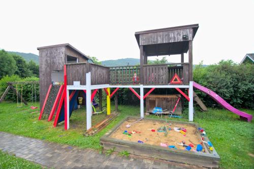 兒童遊樂場, Bouda Berounka in 熱夫尼采