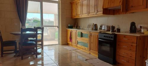 Gozo Inn Love 2