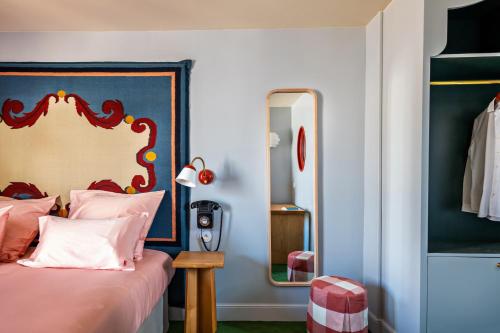 2 twin beds