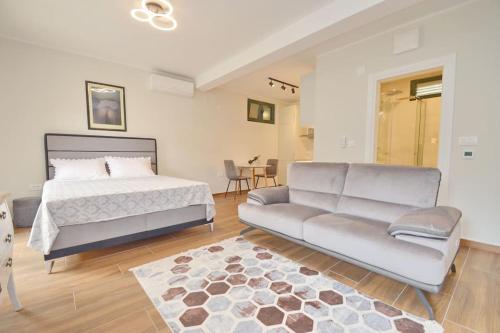One-Bedroom Apartment image 10