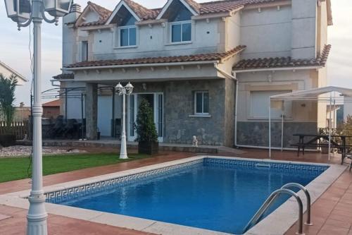 Casa, Chalet Villa de Barcelona. - Accommodation - Corbera de Llobregat