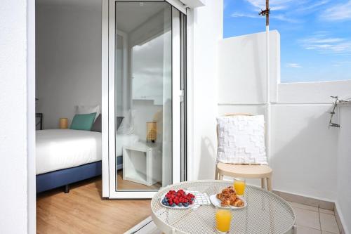 Almada Apt - Balcony with River View by Lisbeyond, Almada