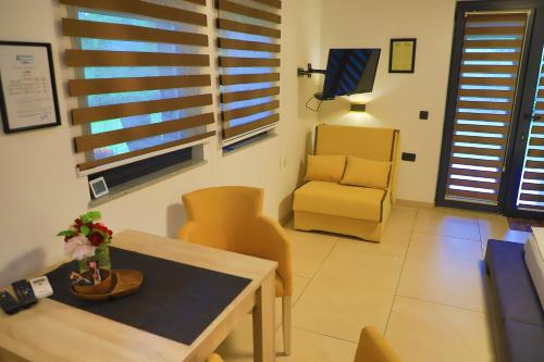 Apartment with Mountain View image 1