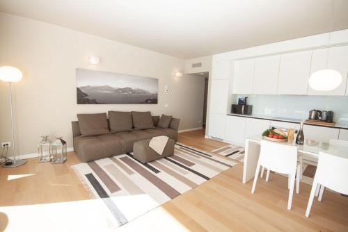 LookLake Suite Two - main image
