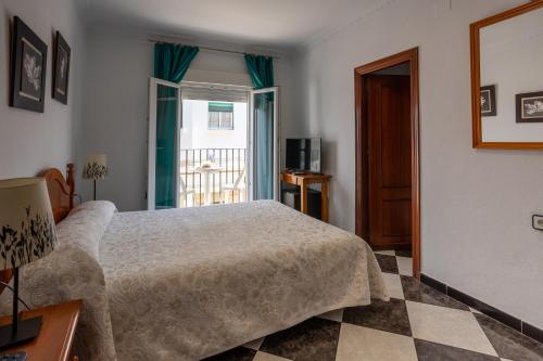 Hotel Oasis - image 9