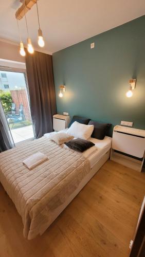 Green Terrace Family Apartment - 2 Terraces, Free Parking, NETFLIX Cinema, Breslau (Foto 6)