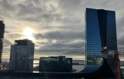 Duplex - Vue Mer exceptionnelle - Quartier Euromed-avec Box