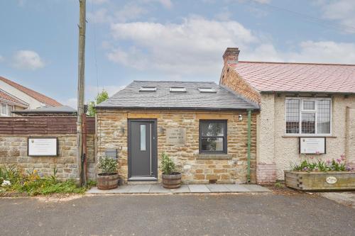 A szálláshely kívülről, Host & Stay - The Old Jail Barber's Shop in Seamer