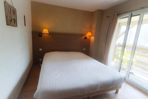 2 bedrooms, 4 beds