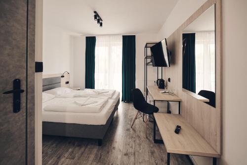 Family Room image 4