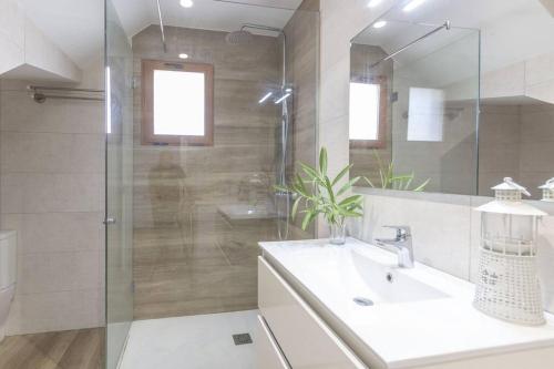 Three-Bedroom House image 10