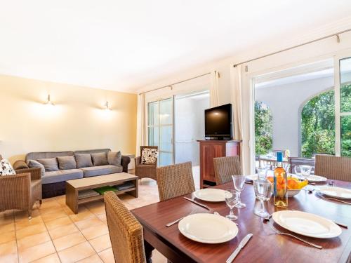 Holiday Home Les Restanques Golfe Saint Tropez-6 by Interhome - Location saisonnière - Grimaud