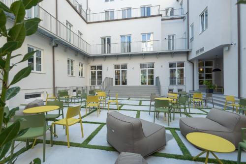 Il Santo Stays in Florence