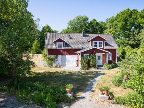 Holiday Home Matvik - B - Trensum