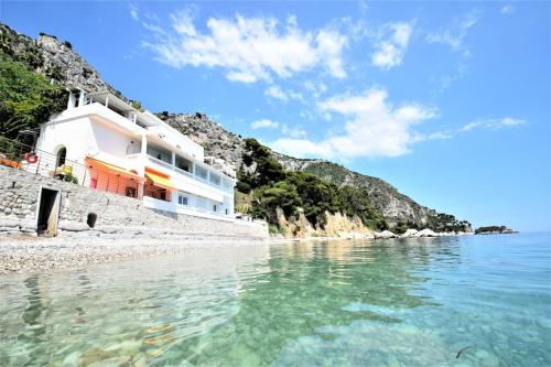 Front Beach Penthouse - Location saisonnière - Èze