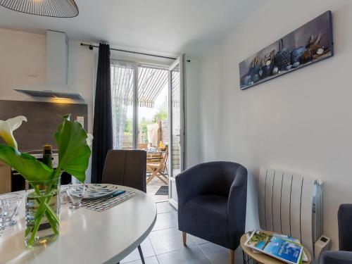 Apartment Terre et Mer by Interhome in Locquirec ciems