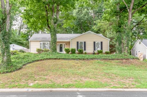 Near Downtown and Hospital in Matthew NC and Dog Park in Matthews, USA