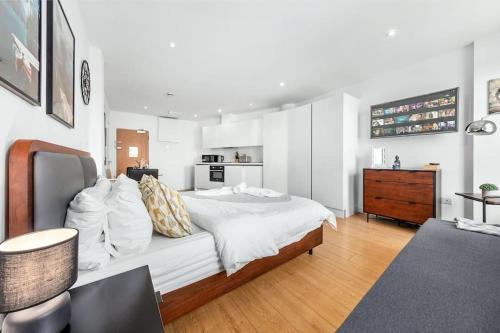 Central London Gem 1 BR Flat in Piccadilly Circus VR8