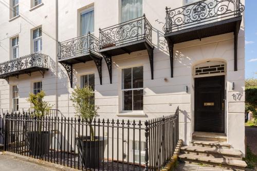 Bejárat, L-Spa Boutique Apartments in Leamington Spa