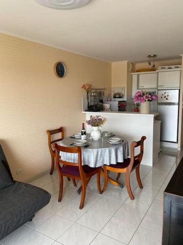 B&B La Chaume - - Le Montauban - Appartement avec grande terrasse - Bed and Breakfast La Chaume