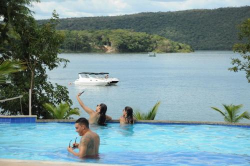 ALDEIA do LAGO Caldas Novas Lindo Apt com Cozinha Mobília Nova Pode Levar Bebidas na Área das Piscinas