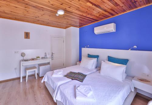 Twin Room with Balcony