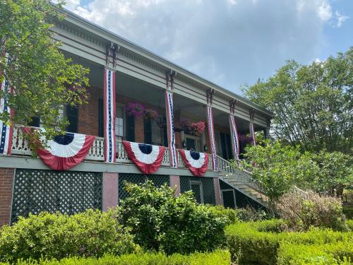 Corners Mansion Inn - A Bed and Breakfast