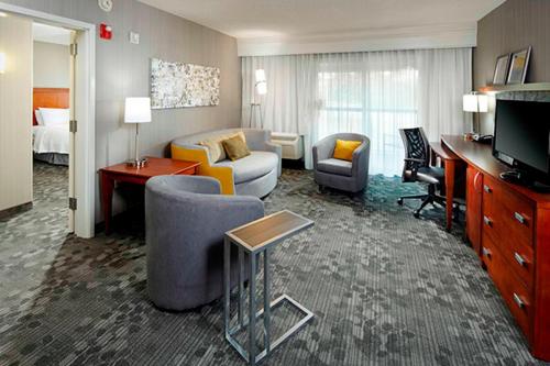 Courtyard by Marriott Akron Stow - image 14