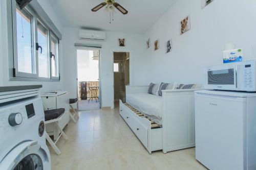 087 Sky Studio - Alicante Holiday - image 2