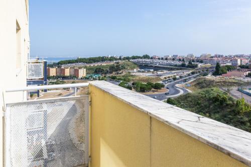 One Bedroom Apartment with Stunning River Views and Private Rooftop!