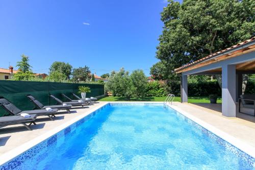 Wonderful villa wit pool surrounded by nature, high level of privacy a few minutes by the beach and town center by car