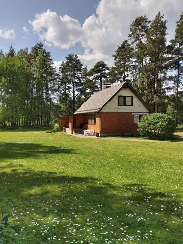Petronių sodyba (Petroniu sodyba) in Daugailiai