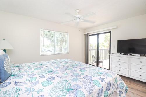 Ocean Village Club P25 - image 11