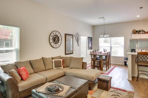 Hot Springs Village Townhome Near Hiking and Golf! in Hot Springs Village, USA