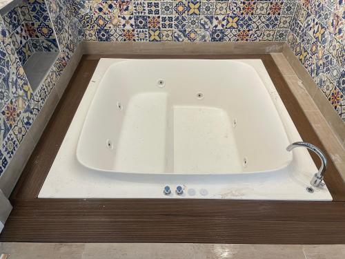 Quadruple Room with Bath image 6