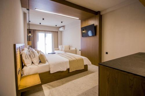 1 queen bed, 1 sofa bed
