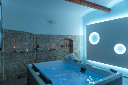Suite with Spa Bath