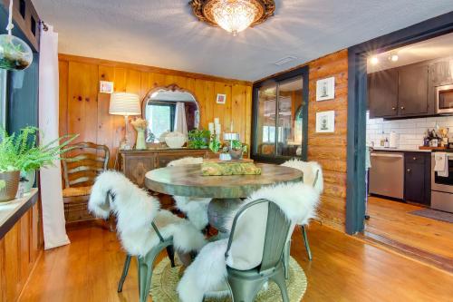 Cabin in Lake Lure Near Chimney Rock and Asheville!