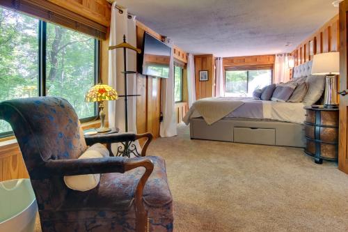 Cabin in Lake Lure Near Chimney Rock and Asheville!