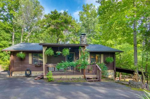 Cabin in Lake Lure Near Chimney Rock and Asheville!