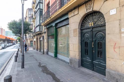 PISO DE DISEÑO JUNTO AL CASCO VIEJO (PISO DE DISENO JUNTO AL CASCO VIEJO) in Ibaiondo