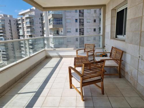 陽台/露台, Ducks on the beach in 阿卡