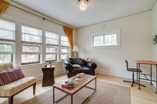 Bright Minneapolis Apartment - 1 Mi to Downtown! in Minneapolis, USA
