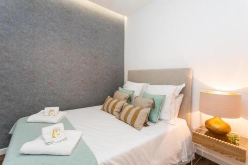 Chic 2BR in Historic Alfama | Heart of Lisbon Culture by Lisbeyond 4
