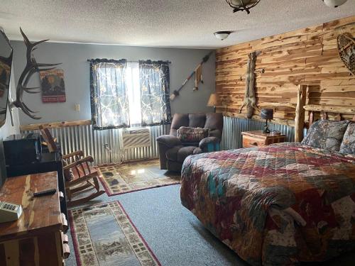 Celebrity Inn - image 8