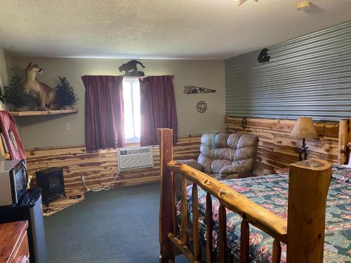 Celebrity Inn - image 5