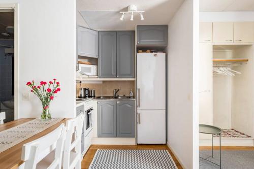 廚房, Yksiö saunalla ja patiolla (Yksio saunalla ja patiolla) in 鮑渥